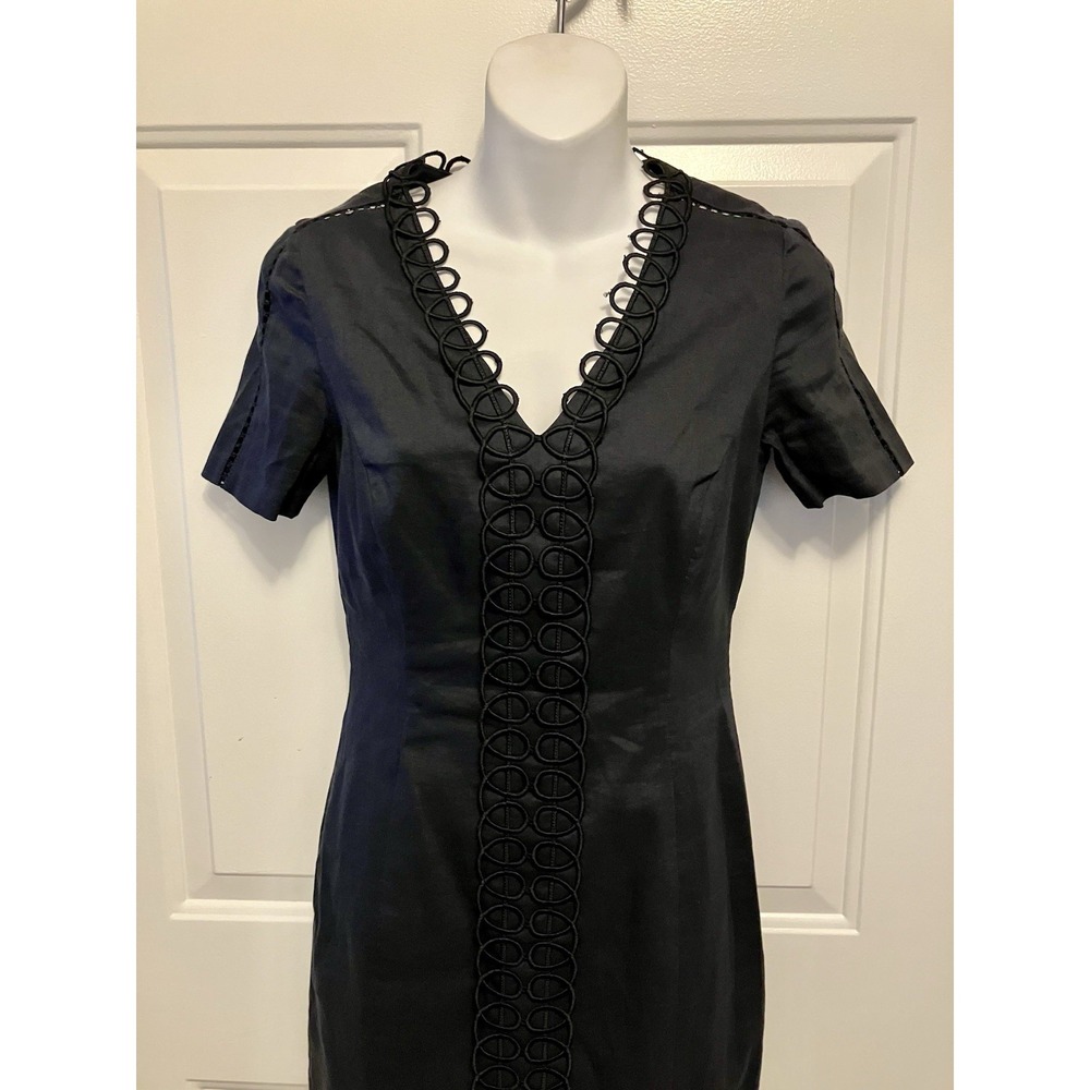 Elie Tahari Size 2 Women's Navy Blue Sheath Embroidered Pencil Dress